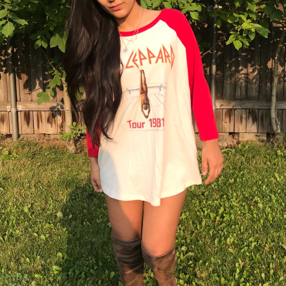 Forever 21 Women’s plus size Def Leppard tee